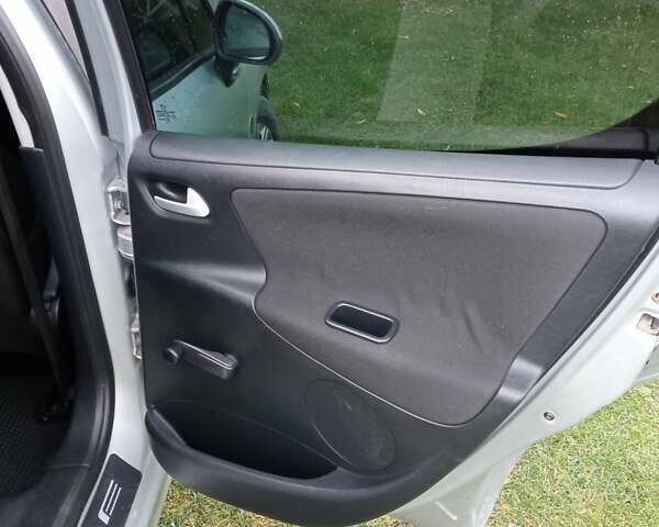 Пежо 207 2008 в Бродах на Automoto.ua Серый Пежо 207, объемом двигателя 1.56 л и пробегом 204 тыс. км за 4950 $, фото 13 на Automoto.ua