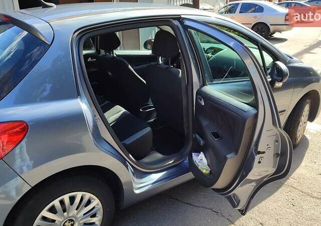 Серый Пежо 207, объемом двигателя 1.4 л и пробегом 166 тыс. км за 5400 $, фото 25 на Automoto.ua