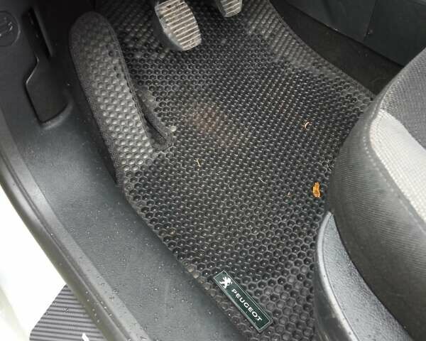 Пежо 207 2008 в Бродах на Automoto.ua Серый Пежо 207, объемом двигателя 1.56 л и пробегом 204 тыс. км за 4950 $, фото 24 на Automoto.ua