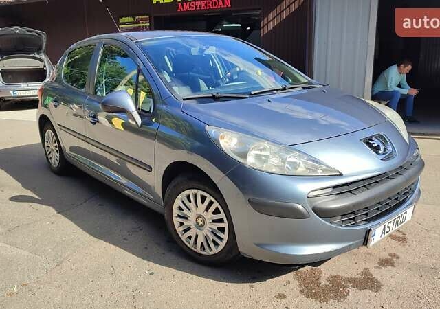 Серый Пежо 207, объемом двигателя 1.4 л и пробегом 166 тыс. км за 5400 $, фото 1 на Automoto.ua