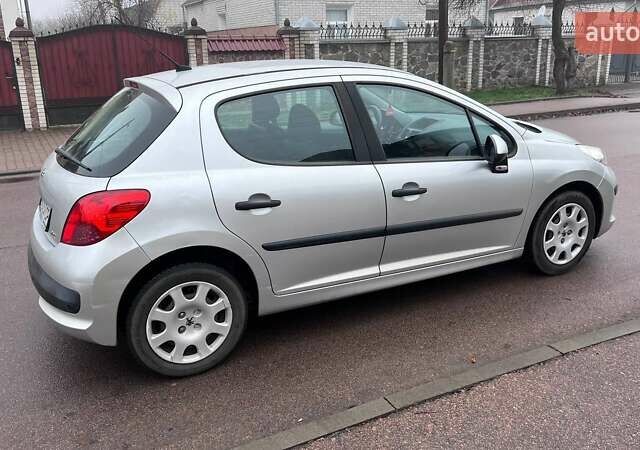 Серый Пежо 207, объемом двигателя 1.4 л и пробегом 154 тыс. км за 5500 $, фото 5 на Automoto.ua