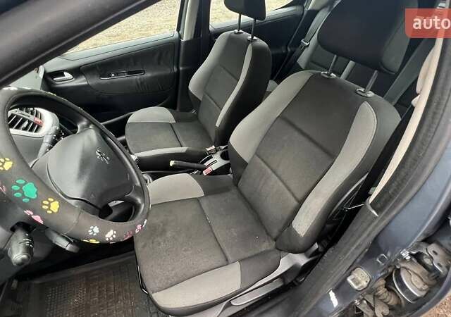 Серый Пежо 207, объемом двигателя 1.4 л и пробегом 166 тыс. км за 5190 $, фото 8 на Automoto.ua