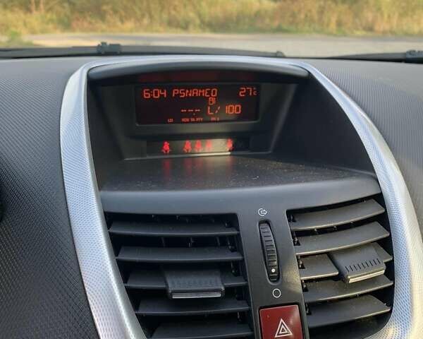 Серый Пежо 207, объемом двигателя 1.4 л и пробегом 258 тыс. км за 4450 $, фото 5 на Automoto.ua