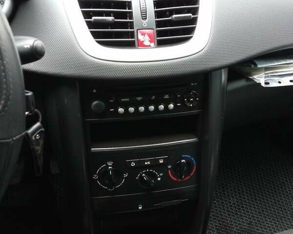 Пежо 207 2008 в Бродах на Automoto.ua Серый Пежо 207, объемом двигателя 1.56 л и пробегом 204 тыс. км за 4950 $, фото 19 на Automoto.ua