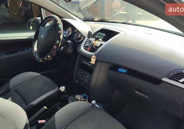 Серый Пежо 207, объемом двигателя 1.4 л и пробегом 166 тыс. км за 5400 $, фото 12 на Automoto.ua