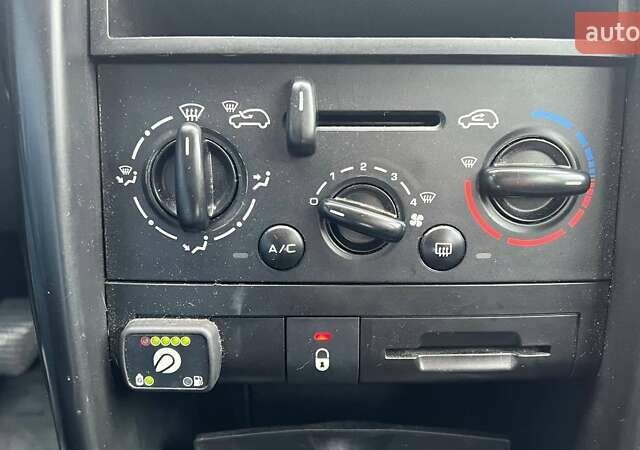 Серый Пежо 207, объемом двигателя 1.4 л и пробегом 166 тыс. км за 5190 $, фото 18 на Automoto.ua