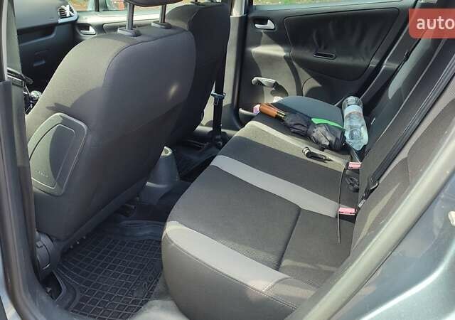 Серый Пежо 207, объемом двигателя 1.4 л и пробегом 166 тыс. км за 5400 $, фото 23 на Automoto.ua