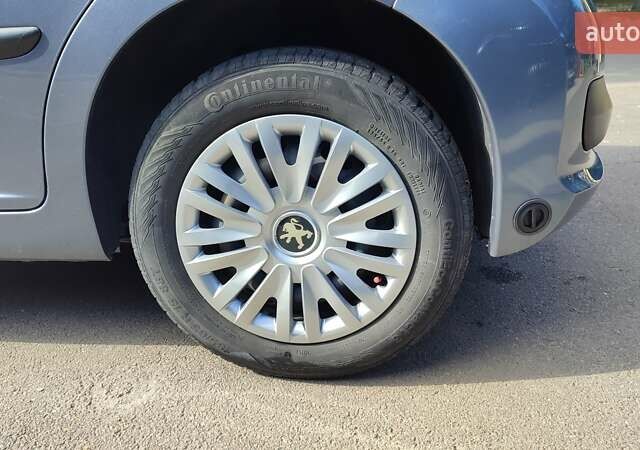 Серый Пежо 207, объемом двигателя 1.4 л и пробегом 166 тыс. км за 5400 $, фото 17 на Automoto.ua