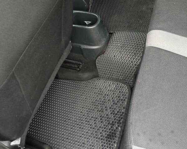 Пежо 207 2008 в Бродах на Automoto.ua Серый Пежо 207, объемом двигателя 1.56 л и пробегом 204 тыс. км за 4950 $, фото 25 на Automoto.ua