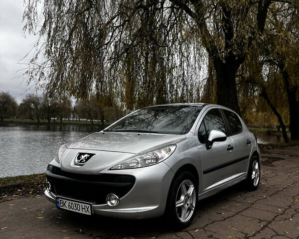 Серый Пежо 207, объемом двигателя 1.4 л и пробегом 104 тыс. км за 3999 $, фото 2 на Automoto.ua