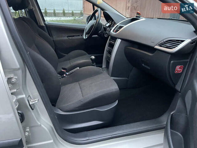 Серый Пежо 207, объемом двигателя 1.4 л и пробегом 200 тыс. км за 4199 $, фото 5 на Automoto.ua