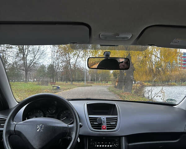 Серый Пежо 207, объемом двигателя 1.4 л и пробегом 104 тыс. км за 3999 $, фото 5 на Automoto.ua