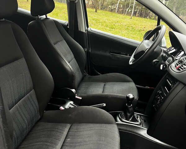 Серый Пежо 207, объемом двигателя 1.4 л и пробегом 104 тыс. км за 3999 $, фото 7 на Automoto.ua