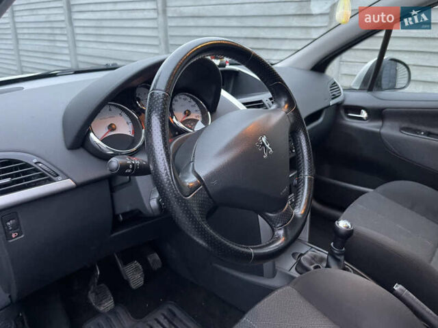Серый Пежо 207, объемом двигателя 1.4 л и пробегом 200 тыс. км за 4199 $, фото 7 на Automoto.ua