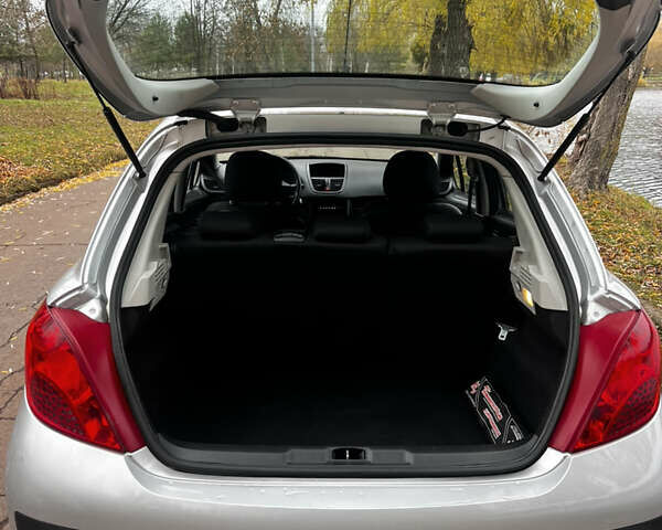 Серый Пежо 207, объемом двигателя 1.4 л и пробегом 104 тыс. км за 3999 $, фото 4 на Automoto.ua