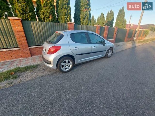 Серый Пежо 207, объемом двигателя 1.4 л и пробегом 205 тыс. км за 3500 $, фото 1 на Automoto.ua