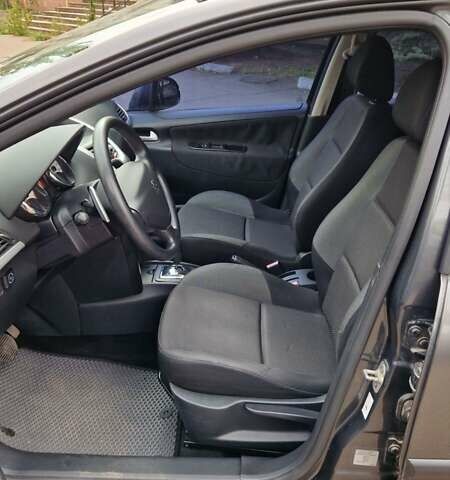 Сірий Пежо 207, об'ємом двигуна 1.36 л та пробігом 70 тис. км за 4600 $, фото 10 на Automoto.ua
