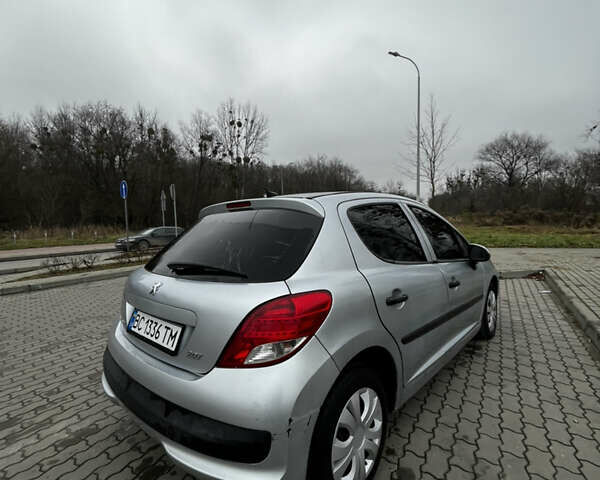 Серый Пежо 207, объемом двигателя 1.36 л и пробегом 156 тыс. км за 3400 $, фото 3 на Automoto.ua