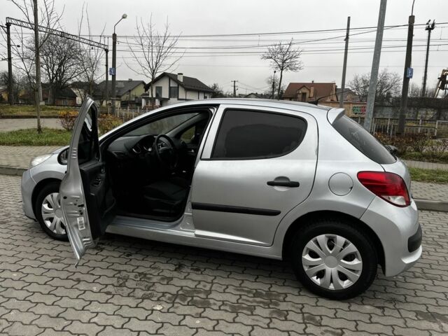Сірий Пежо 207, об'ємом двигуна 1.4 л та пробігом 156 тис. км за 3800 $, фото 3 на Automoto.ua
