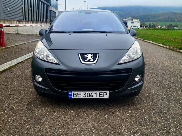Серый Пежо 207, объемом двигателя 1.6 л и пробегом 175 тыс. км за 6400 $, фото 1 на Automoto.ua