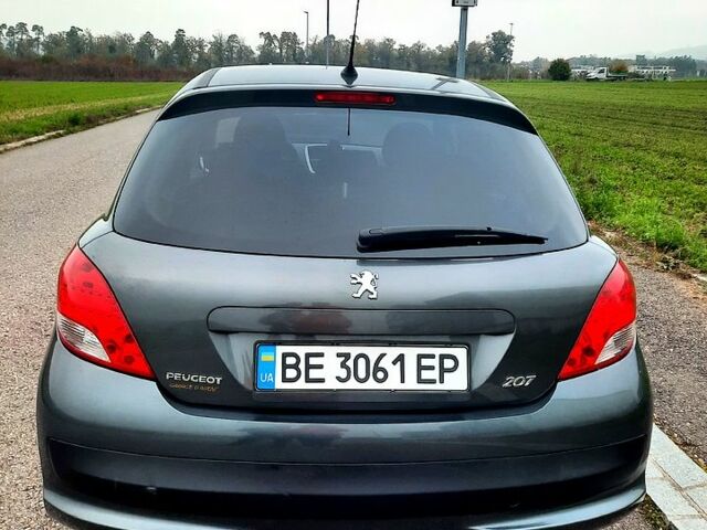 Серый Пежо 207, объемом двигателя 1.6 л и пробегом 175 тыс. км за 6400 $, фото 4 на Automoto.ua