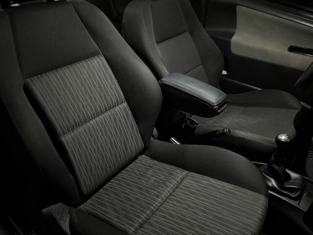 Серый Пежо 207, объемом двигателя 1.4 л и пробегом 210 тыс. км за 5000 $, фото 6 на Automoto.ua