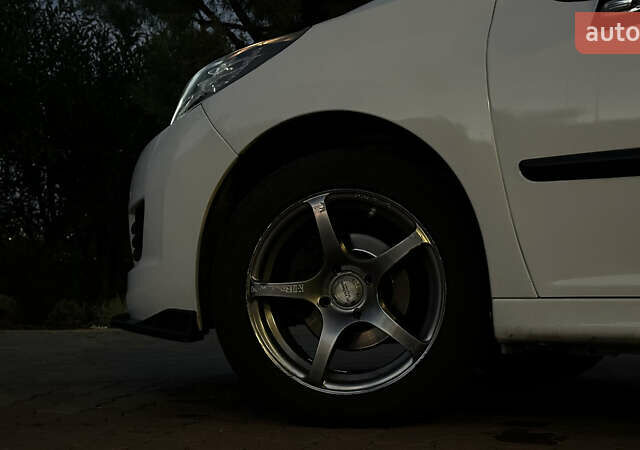 Серый Пежо 207, объемом двигателя 1.4 л и пробегом 210 тыс. км за 5000 $, фото 10 на Automoto.ua