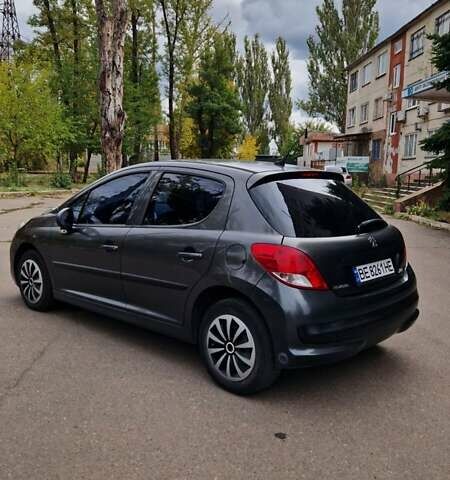 Сірий Пежо 207, об'ємом двигуна 1.36 л та пробігом 70 тис. км за 4600 $, фото 4 на Automoto.ua