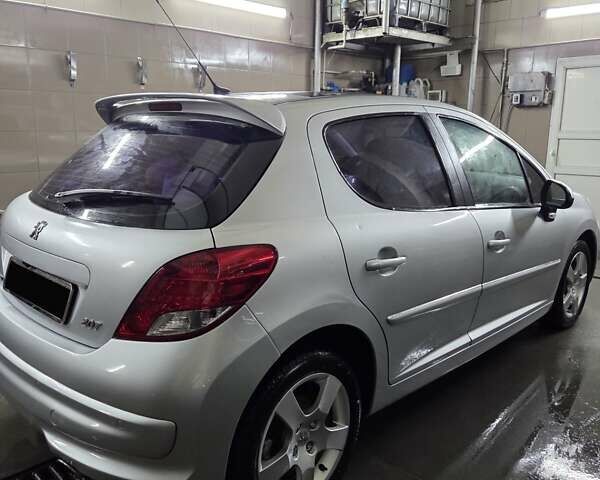 Серый Пежо 207, объемом двигателя 1.6 л и пробегом 79 тыс. км за 6000 $, фото 1 на Automoto.ua