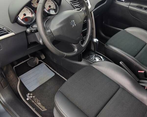 Серый Пежо 207, объемом двигателя 1.6 л и пробегом 220 тыс. км за 7300 $, фото 12 на Automoto.ua