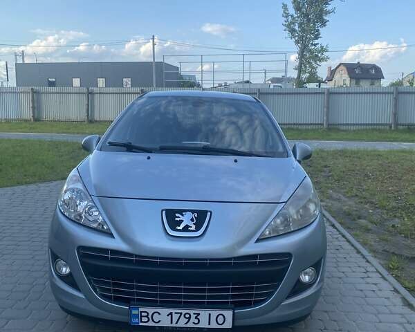 Сірий Пежо 207, об'ємом двигуна 1.36 л та пробігом 199 тис. км за 3800 $, фото 1 на Automoto.ua