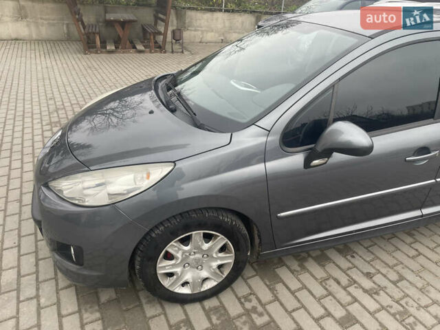 Серый Пежо 207, объемом двигателя 1.36 л и пробегом 213 тыс. км за 4500 $, фото 4 на Automoto.ua