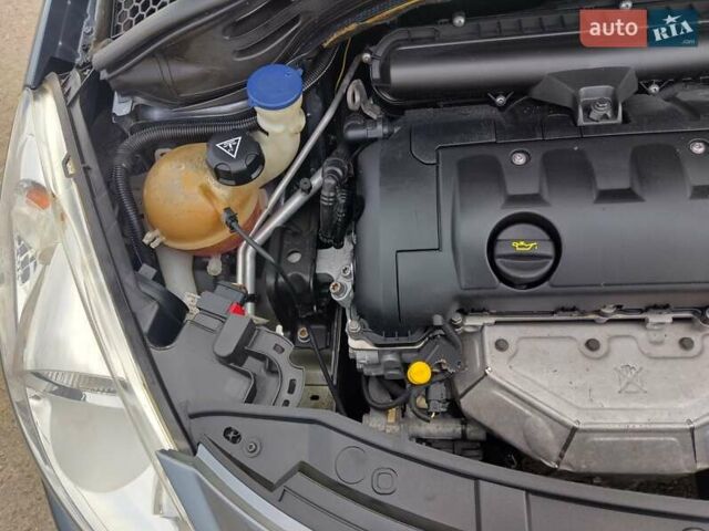 Серый Пежо 207, объемом двигателя 1.6 л и пробегом 220 тыс. км за 7300 $, фото 33 на Automoto.ua