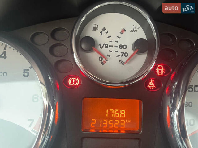 Серый Пежо 207, объемом двигателя 1.36 л и пробегом 213 тыс. км за 4500 $, фото 9 на Automoto.ua