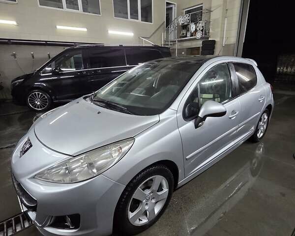 Серый Пежо 207, объемом двигателя 1.6 л и пробегом 79 тыс. км за 6000 $, фото 6 на Automoto.ua