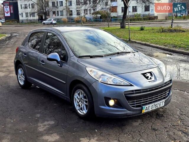 Серый Пежо 207, объемом двигателя 1.36 л и пробегом 98 тыс. км за 4000 $, фото 1 на Automoto.ua