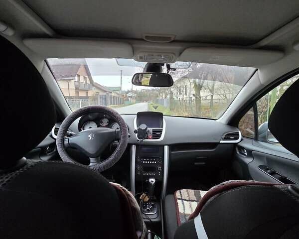 Серый Пежо 207, объемом двигателя 1.6 л и пробегом 79 тыс. км за 6000 $, фото 15 на Automoto.ua