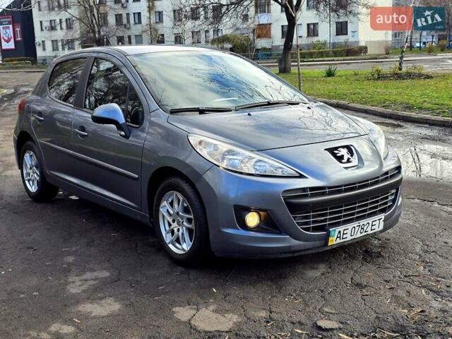 Серый Пежо 207, объемом двигателя 1.36 л и пробегом 98 тыс. км за 4000 $, фото 2 на Automoto.ua