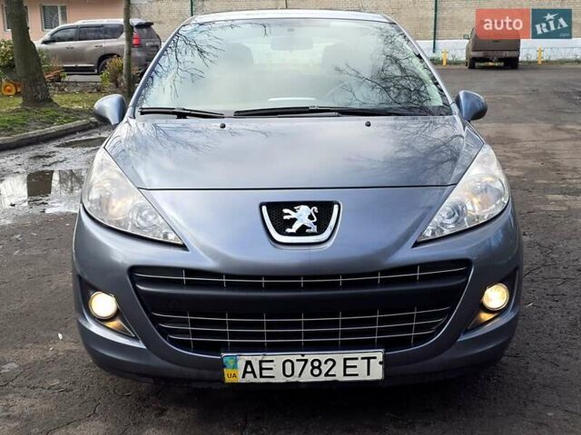 Серый Пежо 207, объемом двигателя 1.36 л и пробегом 98 тыс. км за 4000 $, фото 6 на Automoto.ua