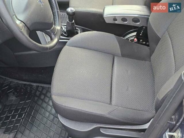 Серый Пежо 207, объемом двигателя 1.36 л и пробегом 98 тыс. км за 4000 $, фото 19 на Automoto.ua