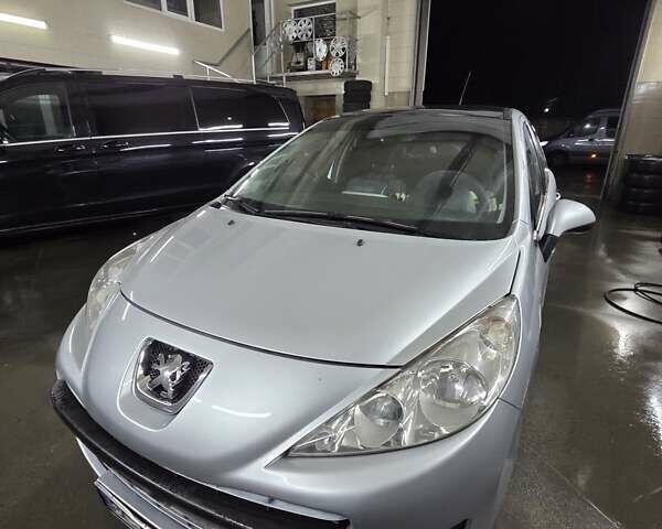 Серый Пежо 207, объемом двигателя 1.6 л и пробегом 79 тыс. км за 6000 $, фото 7 на Automoto.ua