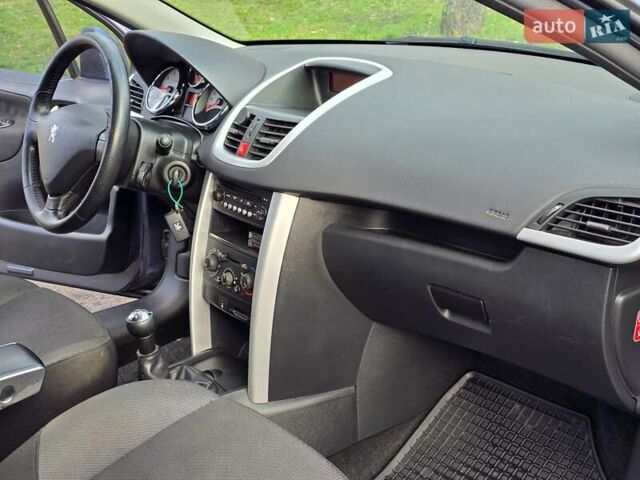 Серый Пежо 207, объемом двигателя 1.36 л и пробегом 98 тыс. км за 4000 $, фото 23 на Automoto.ua