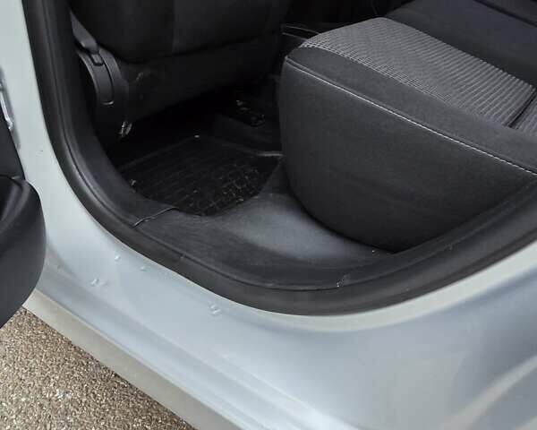 Серый Пежо 207, объемом двигателя 1.6 л и пробегом 79 тыс. км за 6000 $, фото 17 на Automoto.ua