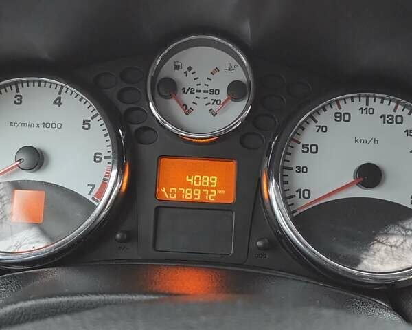 Серый Пежо 207, объемом двигателя 1.6 л и пробегом 79 тыс. км за 6000 $, фото 11 на Automoto.ua