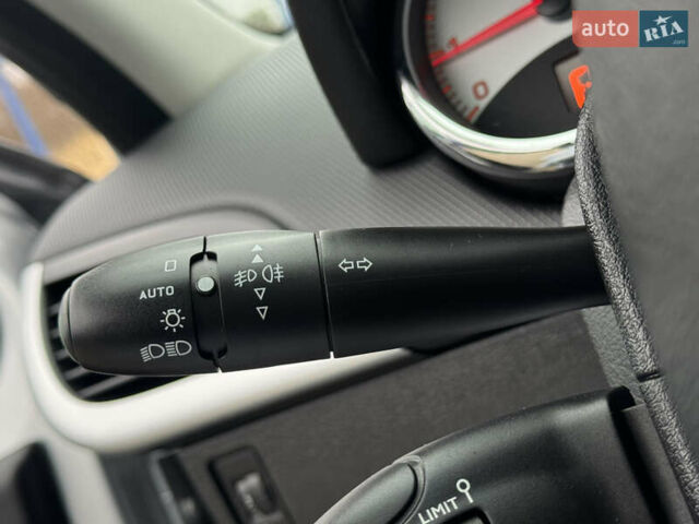 Серый Пежо 207, объемом двигателя 1.6 л и пробегом 119 тыс. км за 6500 $, фото 43 на Automoto.ua