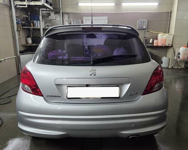 Серый Пежо 207, объемом двигателя 1.6 л и пробегом 79 тыс. км за 6000 $, фото 2 на Automoto.ua