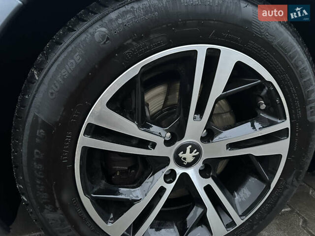 Серый Пежо 207, объемом двигателя 1.6 л и пробегом 154 тыс. км за 5700 $, фото 13 на Automoto.ua