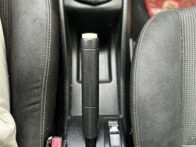 Серый Пежо 207, объемом двигателя 1.6 л и пробегом 196 тыс. км за 4400 $, фото 14 на Automoto.ua