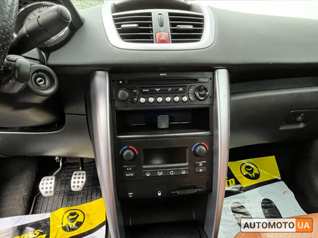 Серый Пежо 207, объемом двигателя 1.6 л и пробегом 200 тыс. км за 4800 $, фото 9 на Automoto.ua