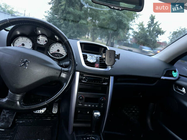 Серый Пежо 207, объемом двигателя 1.6 л и пробегом 154 тыс. км за 5700 $, фото 15 на Automoto.ua